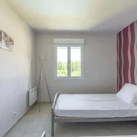 Fuer 5 Personen Und 1 Kind In By Interhome